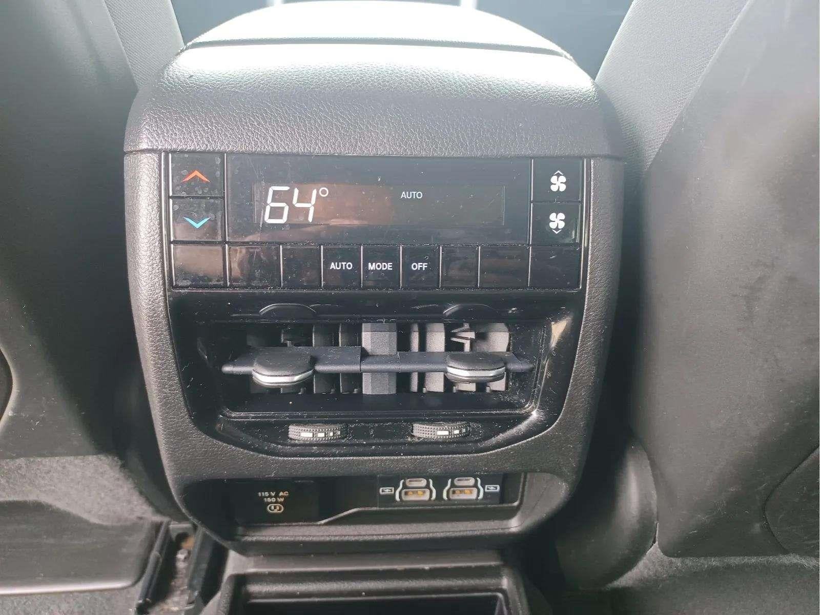 2022 Jeep Grand Cherokee L Laredo