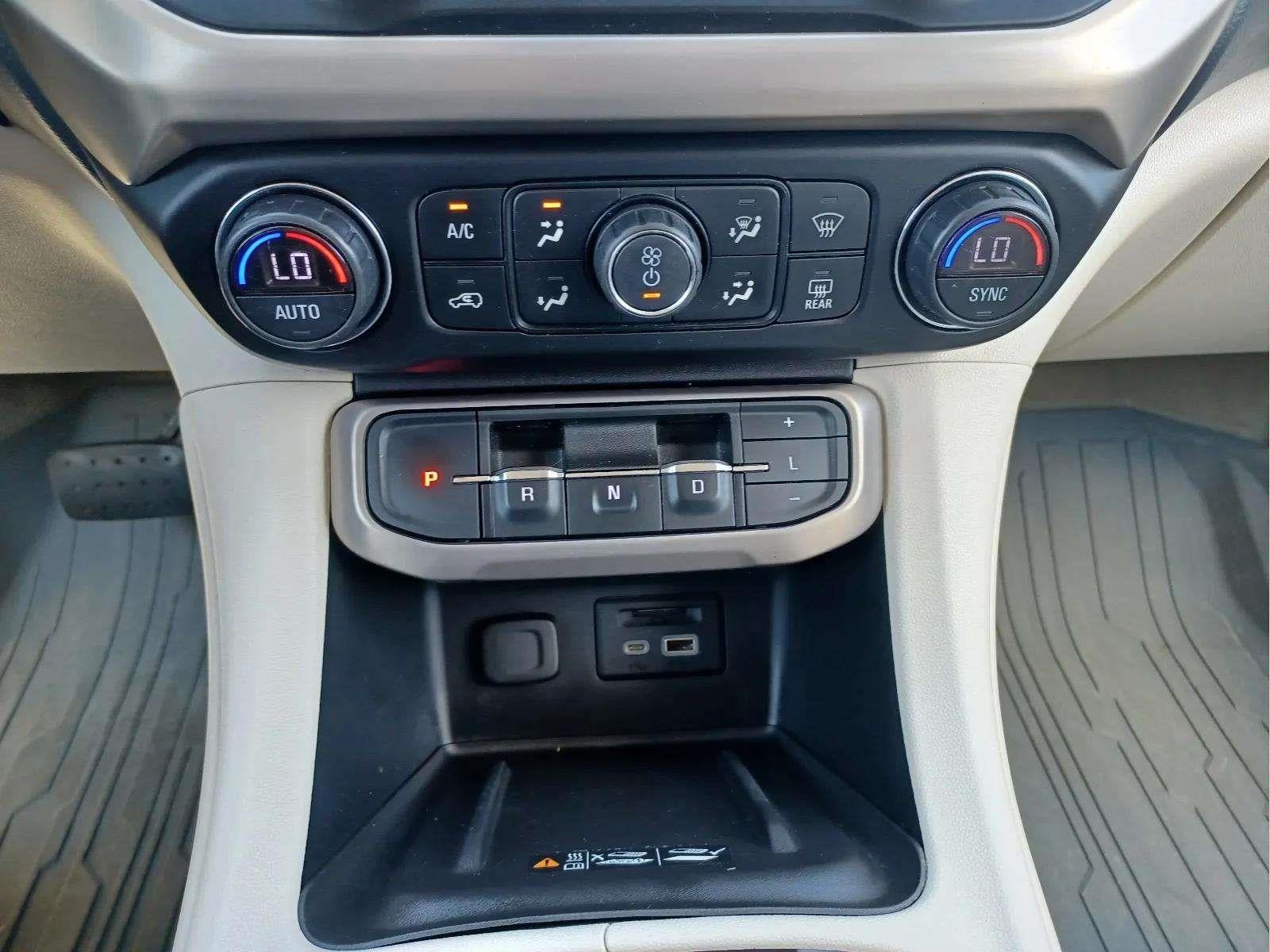 2022 GMC Acadia Denali